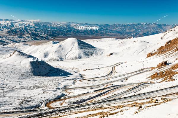 肃北鱼儿红雪景