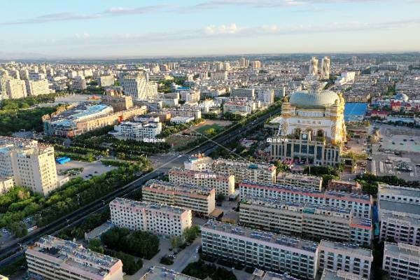 发展中的新城区一隅