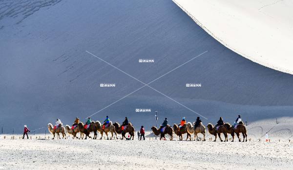 驼铃悠悠鸣沙山