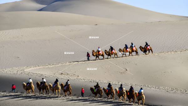驼铃悠悠鸣沙山