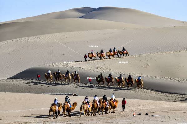 驼铃悠悠鸣沙山