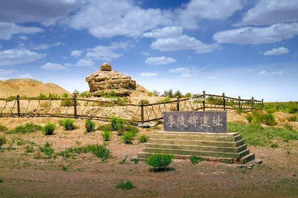 千年遗迹——李陵碑