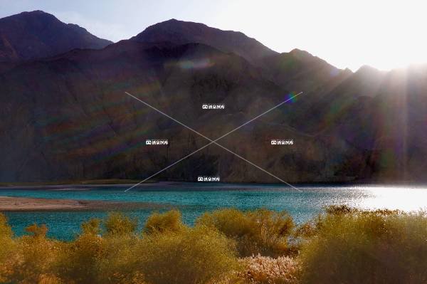 五彩斑斓讨赖河