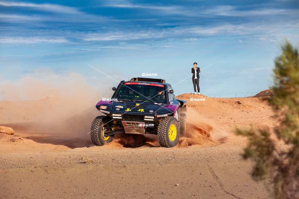 汽车越野拉力赛